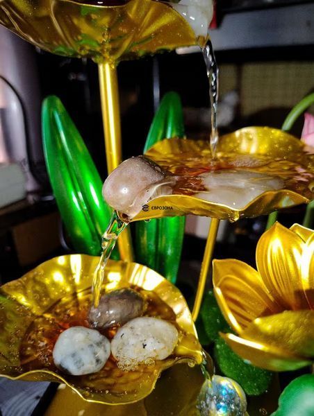 Декоративный настольный фонтан Лотос с LED-подсветкой USB, комнатный каскадный водопад для дома и офиса 27 см (Lotos) фото